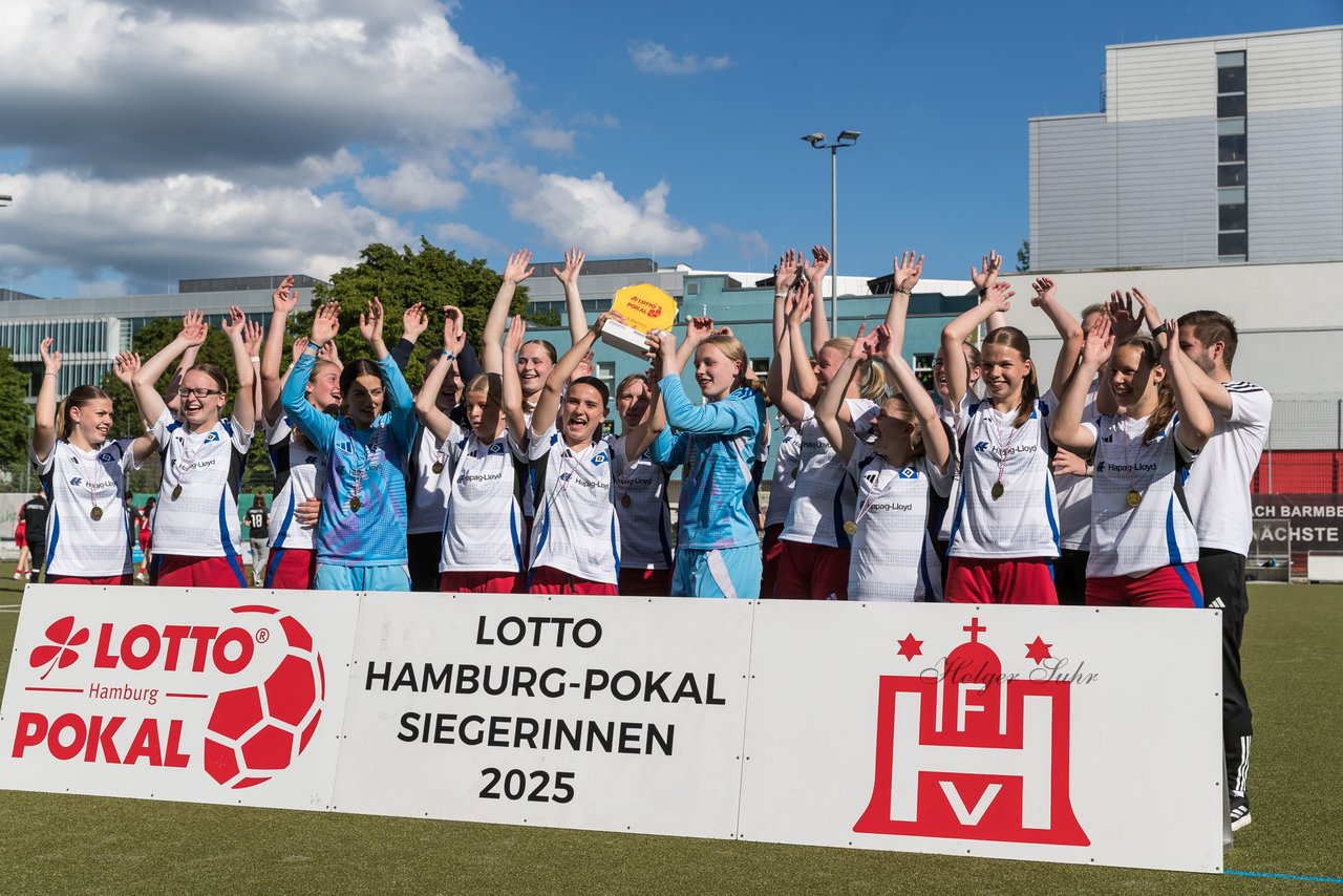 Bild 179 - wBJ Lotto Pokal Finale  Eimsbuetteler TV - Hamburger SV : Ergebnis: 0:3